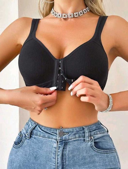 Дамски сутиен в черно с гръдна обиколка 90 см чашка Д