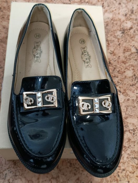 Лакированные женские