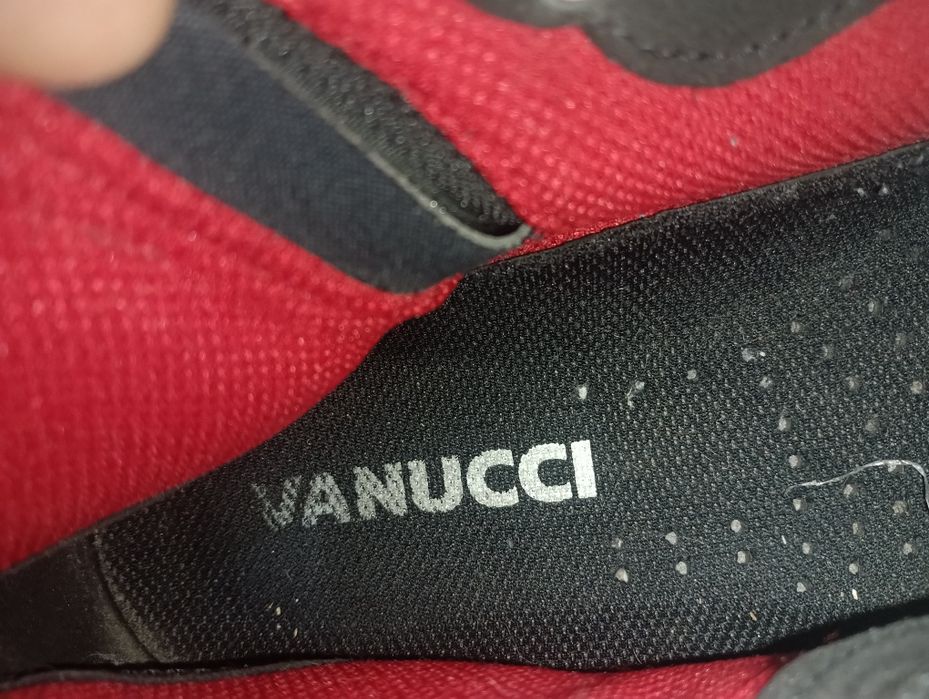 Vanucci кожени кецове N 41