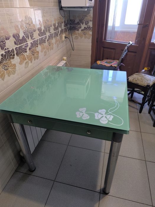 Кухонный стол продам