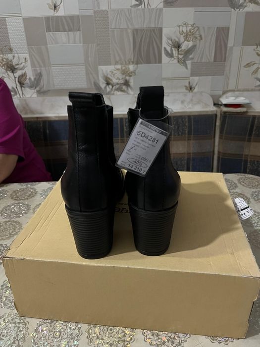 Продам женские сапоги