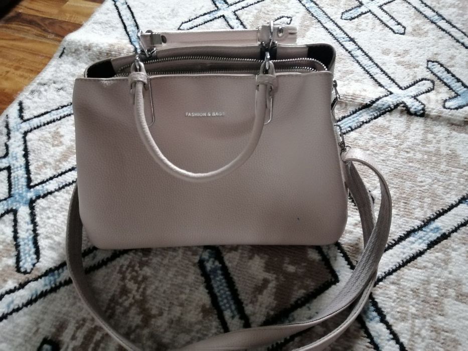 Sumka kattagina 120 000 studentlarga juda mos kelinlargayam