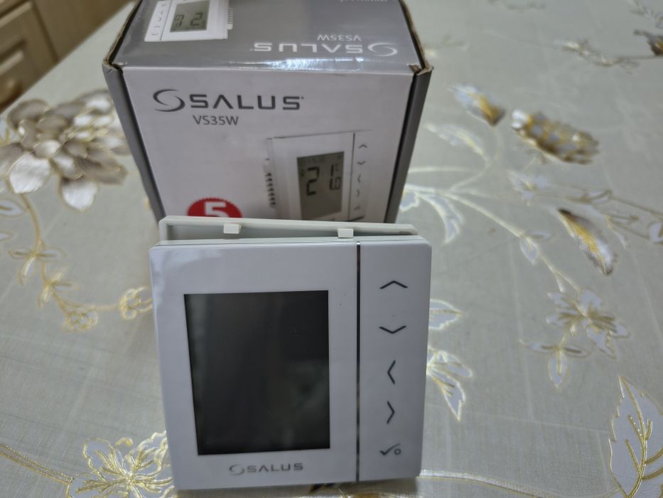 Termostat pentru incalzire in pardoseala, cu fir, Salus VS35W, neprogr