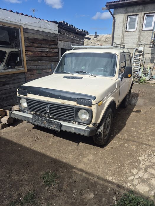 Продам ниву 2121