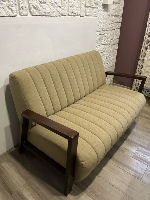 Canapea in stil modern - Lemn masiv