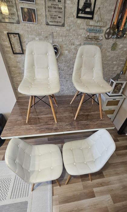 Столове четири броя