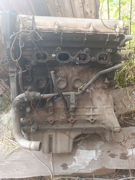 Мазда 626  мотор 16 клапаны  донс.