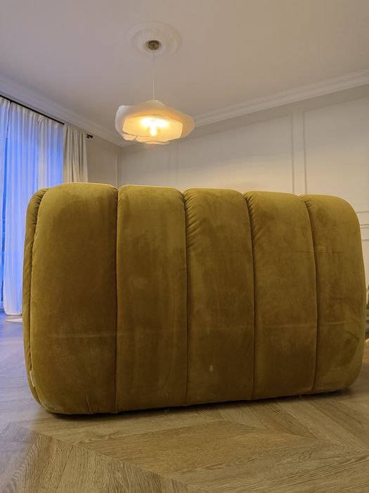 Fotoliu Ghado Shel cu tapiterie catifea si lemn masiv