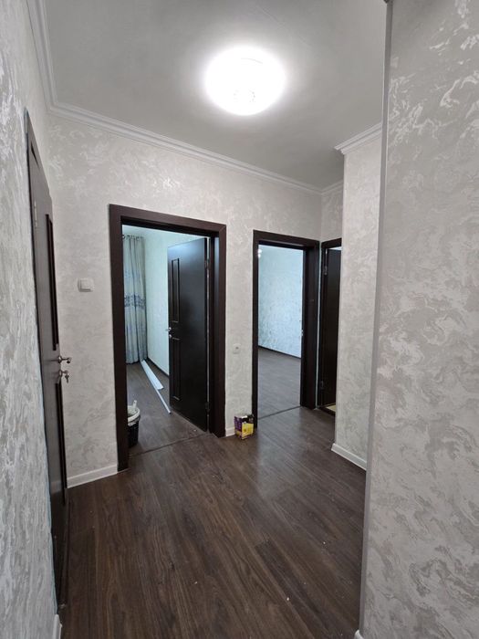 Sergeli Yangi Xayot 3a da 3 xonali uy sotiladi.