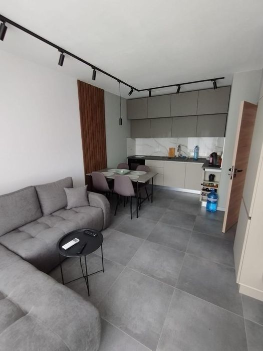 Дава се под наем Двустаен апартамент в Варна, Цветен квартал - 60 кв.м за 850 € - Снимка #14