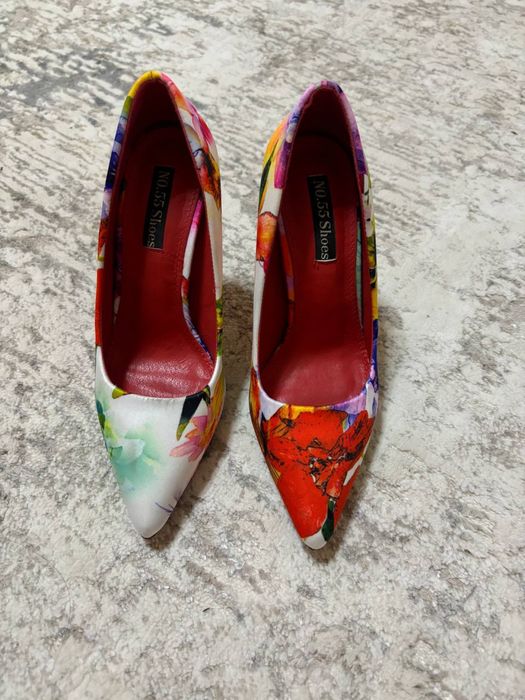 Туфли женские на каблуке , разноцветный принт 35 размер