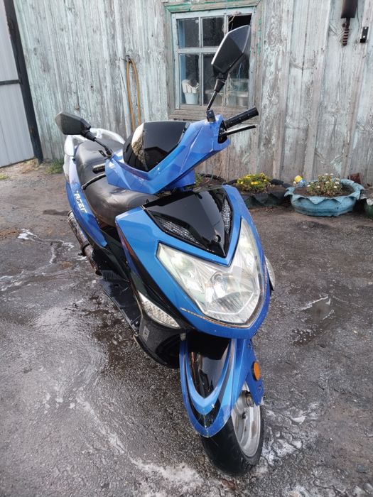 Продам скутер 150 кубов