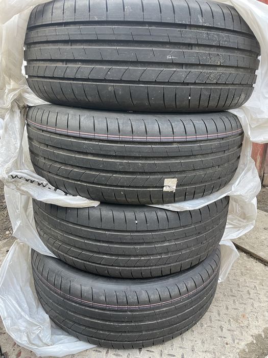 Anvelope 215 50 18 Goodyear vara