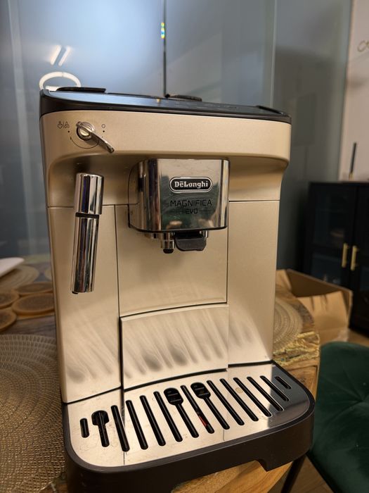 Espressor Delonghi Magnifica Evo