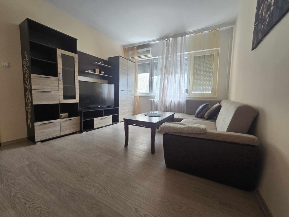 Дава се под наем Двустаен апартамент в Пловдив, Кършияка - 65 кв.м за 357 € - Снимка #1