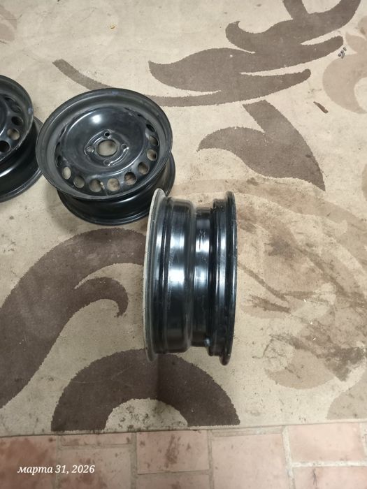 Продам диски на Автомобиль