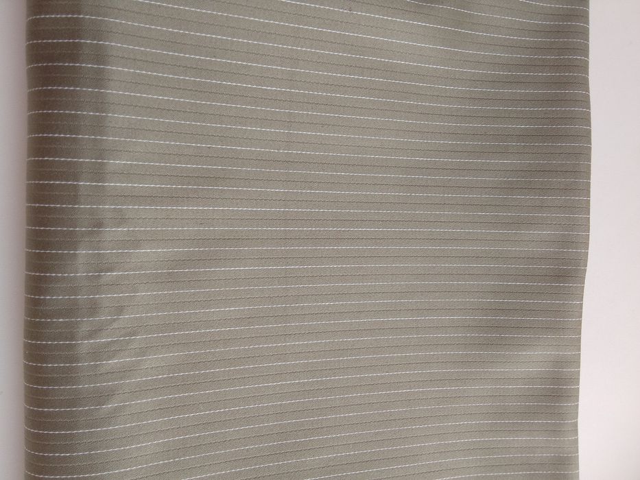 Продам отрез ткани на костюм