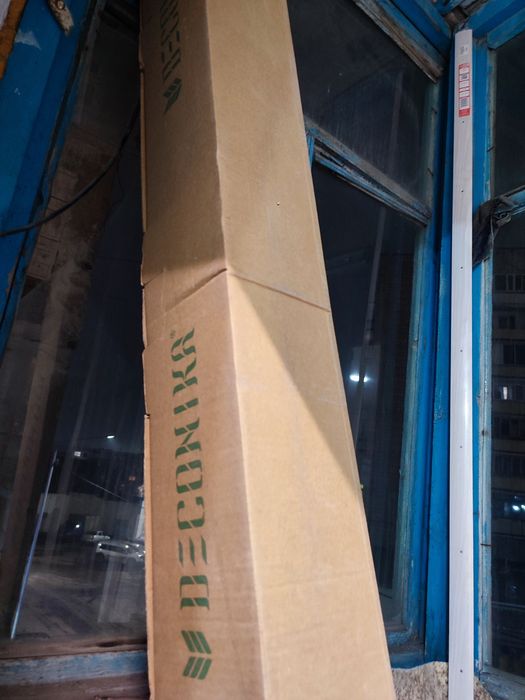 Продам плинтус белый