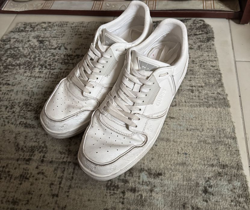 Обувки Guess - 45 номер