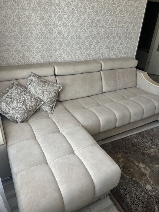 Продам диван 270х100