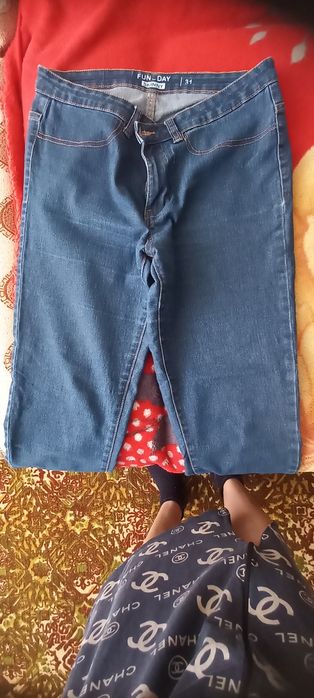 Продам женские вещи на 48р.