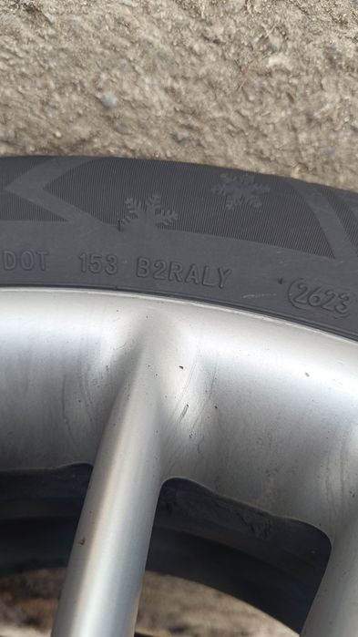 Джанти за Е39 16 ки с нови гуми + резервна джанта същият модел