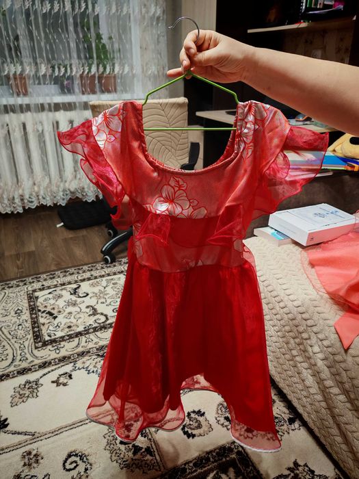 Продам платья детские б/у