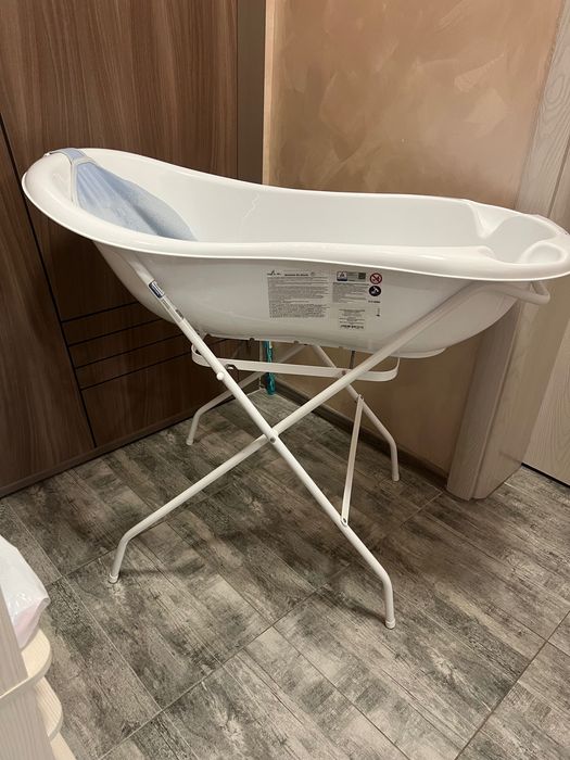 Бебешко корито TEGA BABY с метална стоила за модела.