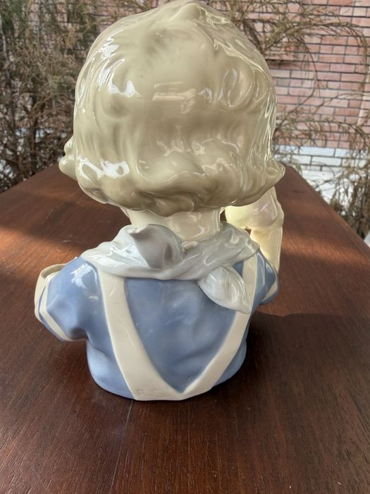 Фарфоровые статуэтки