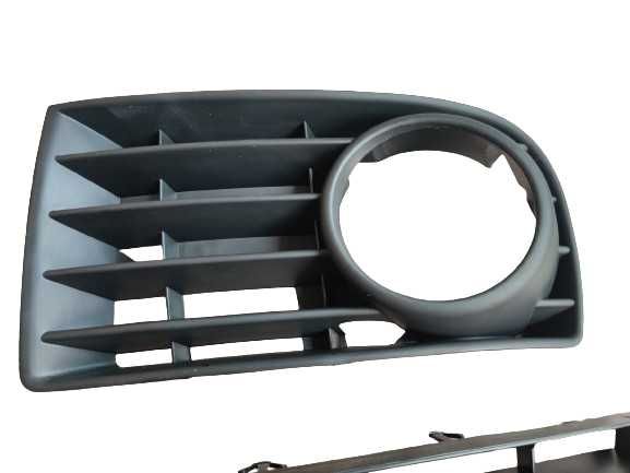 Решетки в броня Голф 5 Решетка с дупка халоген Golf VW 5 Нови Средна