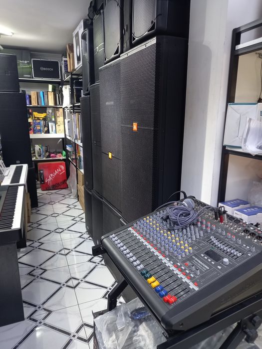 Микшеры Dynacord Yamaha Behringer и колонки 12 15 18 дюймов. Установка