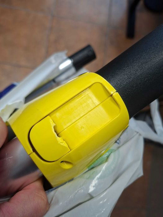 Se vinde un aspirator Kärcher VC 5 500 w 1.349 - pentru piese