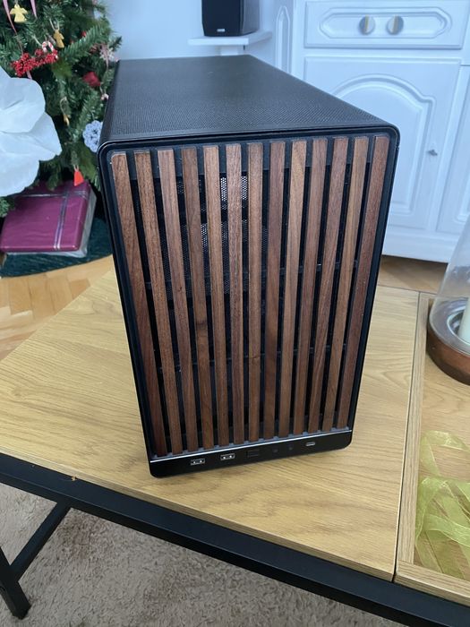 Carcasa Lian Li Dan A3 Wood