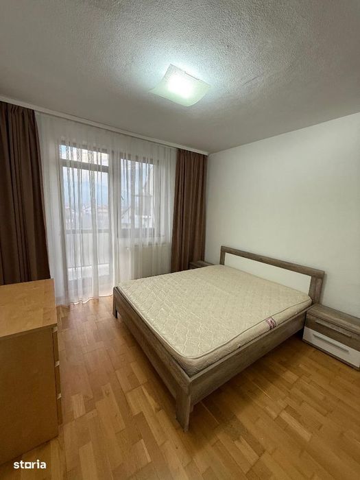 De vanzare Apartament 4 camere cu scara interioara zona Cetate-Piata.
