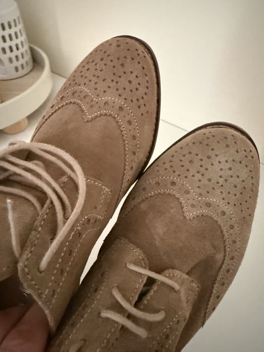 Pantofi din piele intoarsa