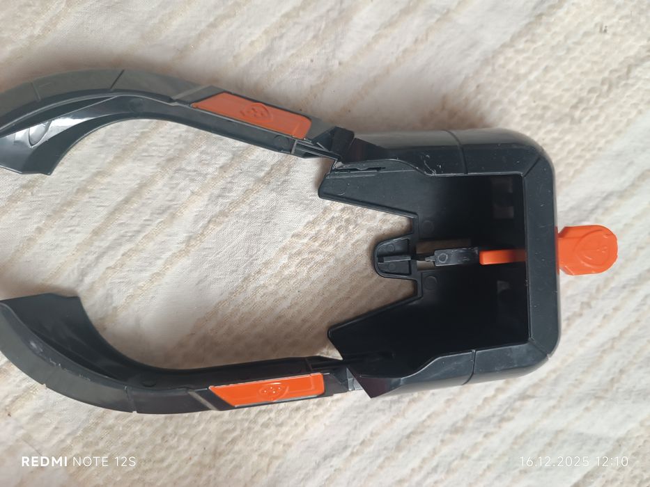 Figurina și barca Zuma Patrula Catelusilor