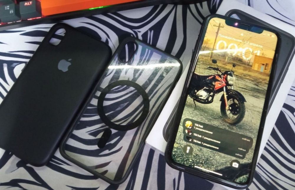 iPhone XR 64gb продам обмен