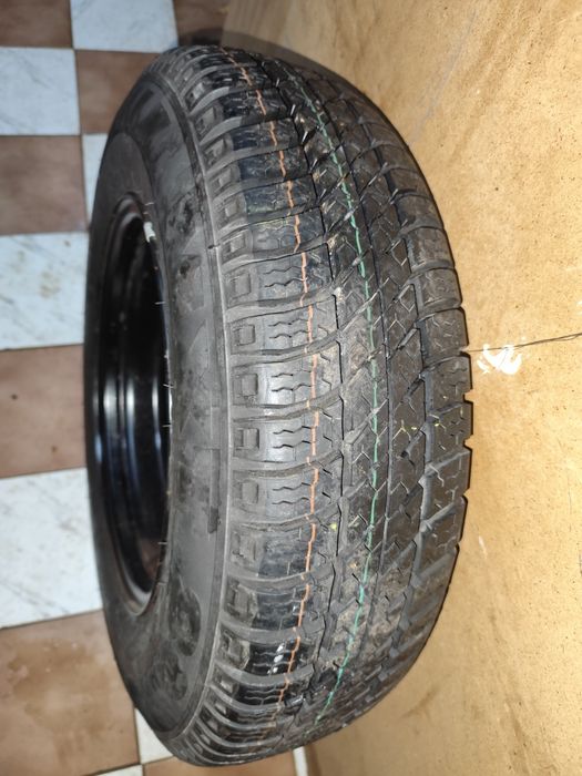 Продавам   резервна джанта с гума комплект голф 4