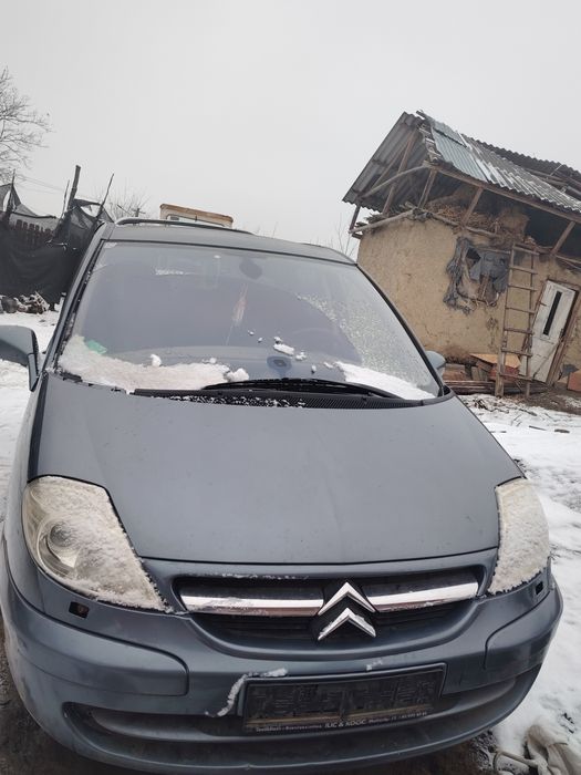 Vînd Citroen C 8