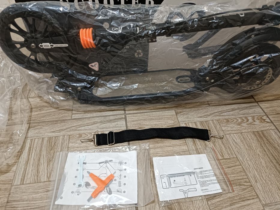 Самокат "Anne Lawson" с дисковым тормозом.