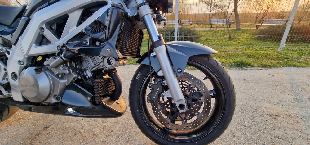Suzuki SV1000 Naked Injectie