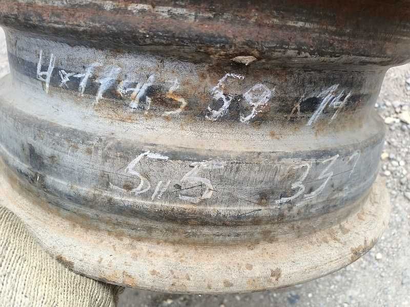 Продам металлический диск на автомашину Mazda.