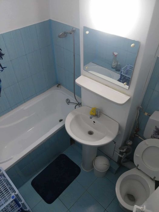 Închiriez garsonieră în zona Confecții