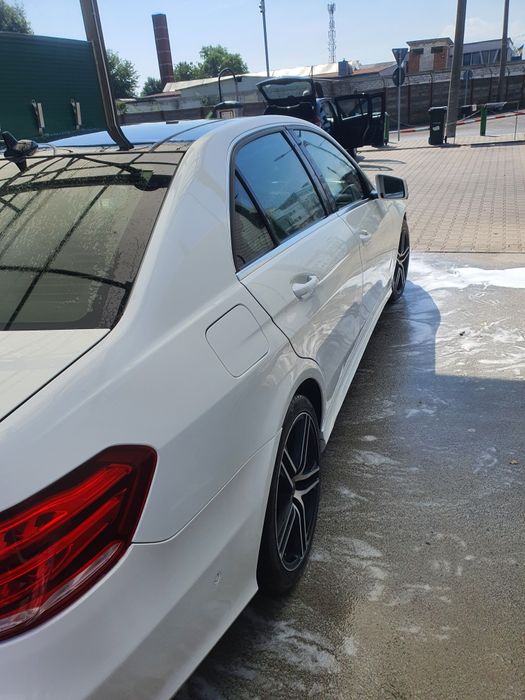 Vand Mercedez E 220- AMG LINE,PANORAMIC
