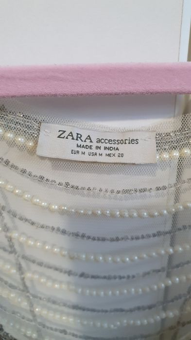 Rochie cu perle cusute manual Zara