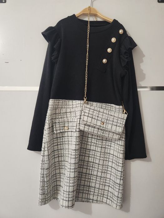 Детска рокля, подходяща за официален случай