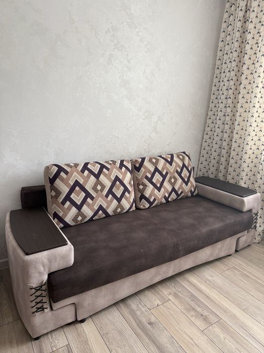 Продам диван тахта