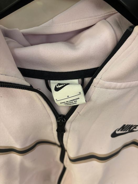 Дамски суичъри Nike