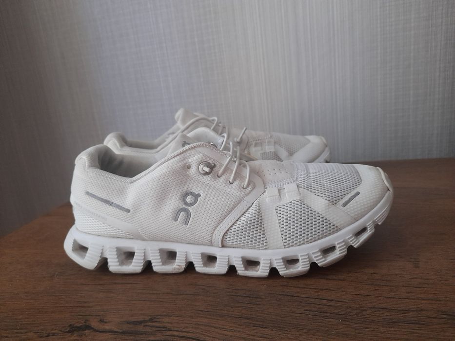 On Cloud 5 маратонки 37 номер.