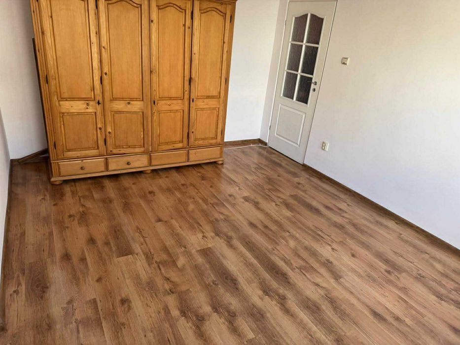Apartament cu 2 camere,semidecomandat